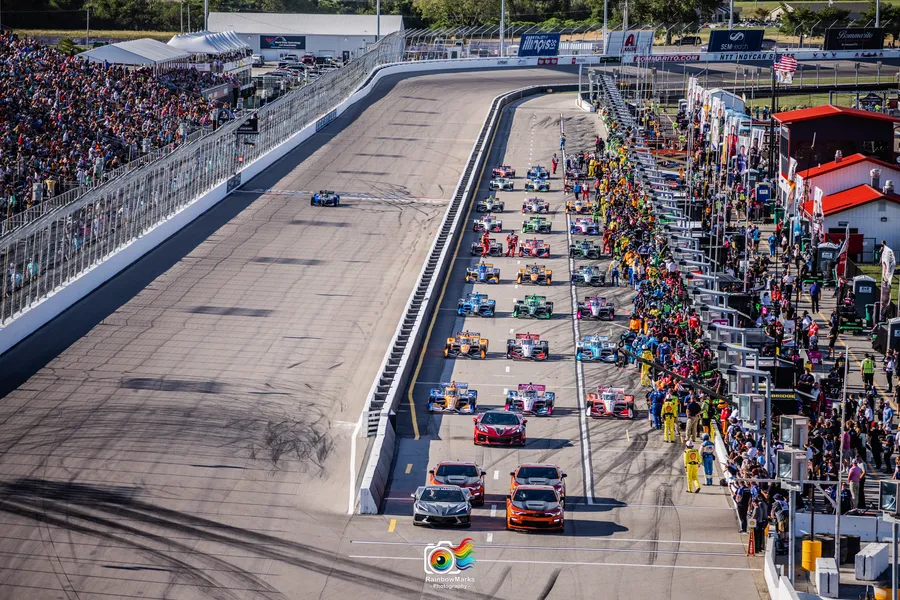 Experience the thrill of the IndyCar Bommarito 500 at World Wide Technology Raceway in Madison, Illinois. View stunning race day shots captured in this gallery!