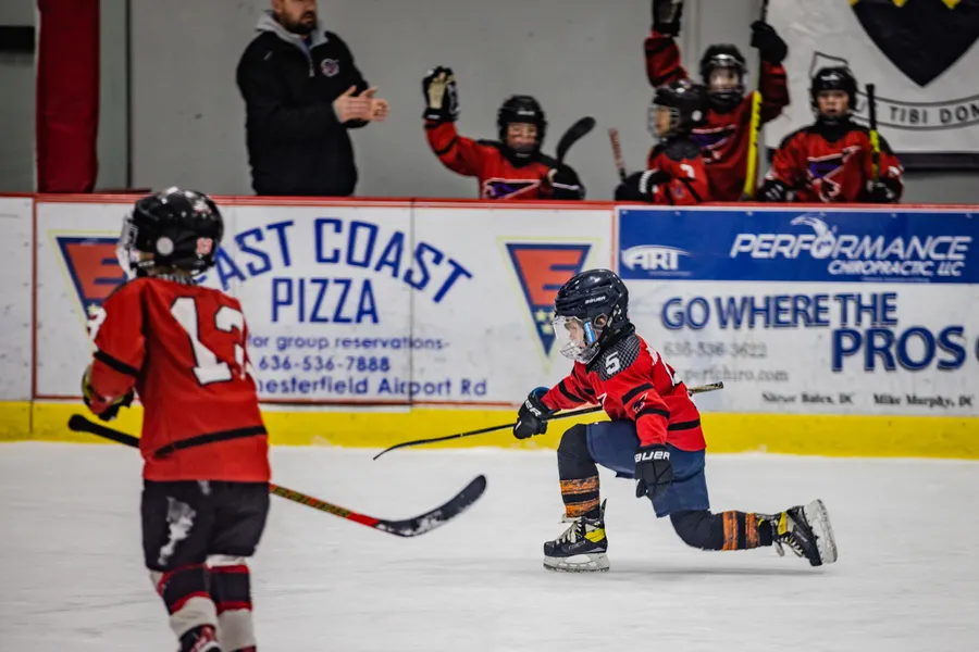 Explore this blog post highlighting a holiday hockey jamboree featuring the Chesterfield 8U White Team, with link to game galleries.